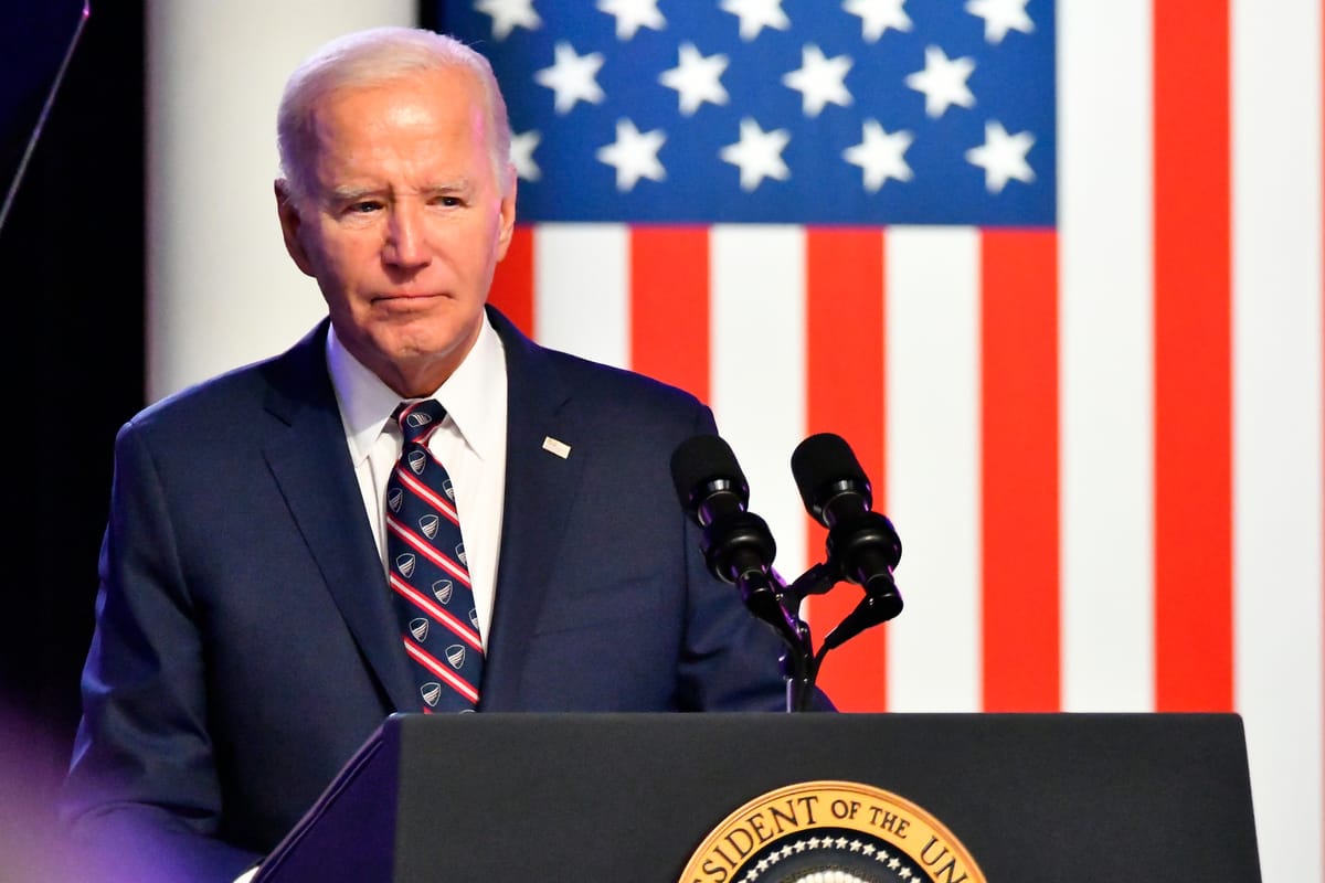 Ông Biden hé lộ khả năng rút khỏi cuộc đua với ông Trump nếu xuất hiện 'vấn đề y tế'