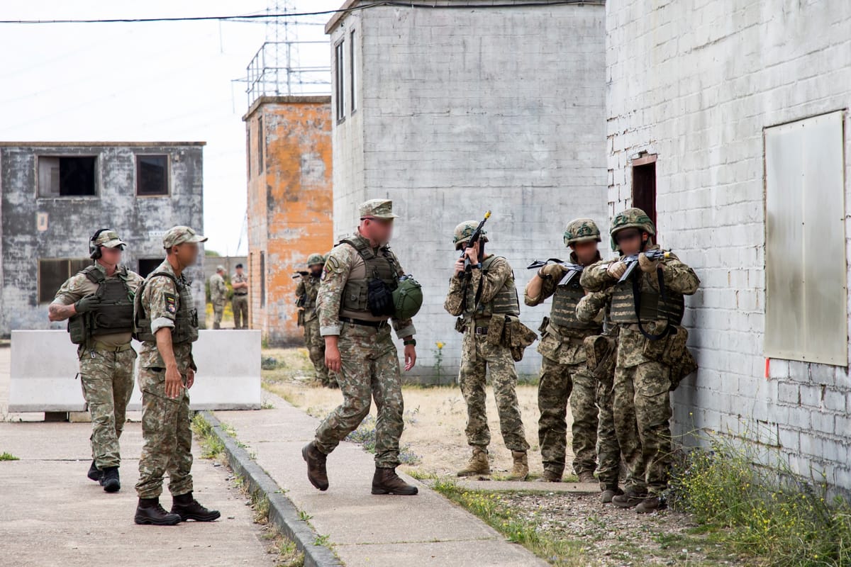 Nga đang điều động quân đội đến Kursk để đẩy lùi Ukraine