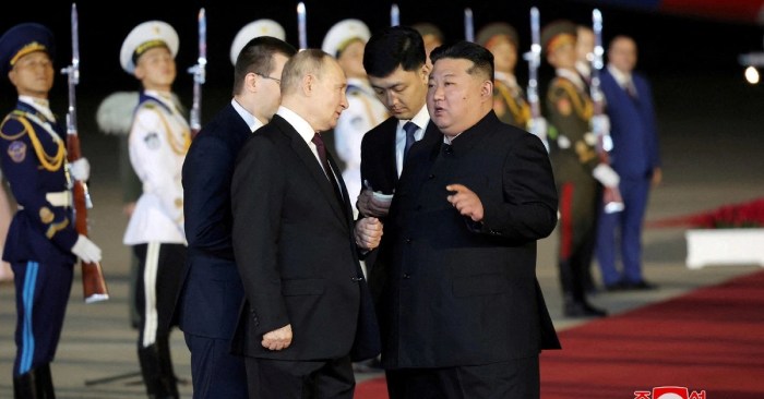 Tổng thống Putin tặng ông Kim Jong - un một chiếc limousine sang trọng