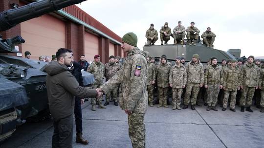 Anh đồng ý cho Ukraine dùng vũ khí được tặng tấn công trong lãnh thổ Nga