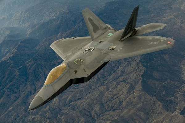 F-22 đến Trung Đông, Israel sẽ tấn công phủ đầu?